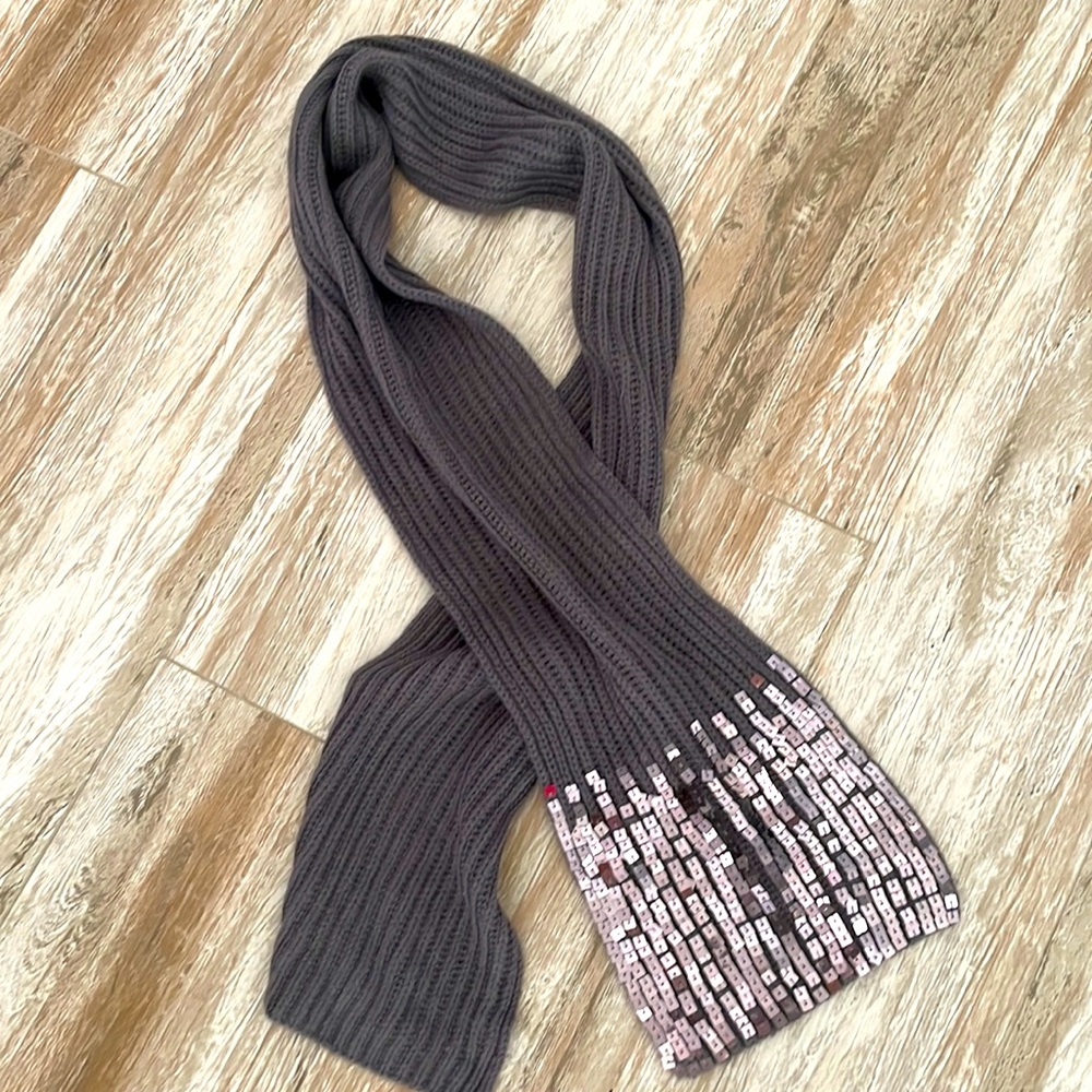 Knitted sequins slate scarf